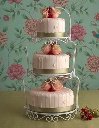 39Paris Chic' Wedding Cake