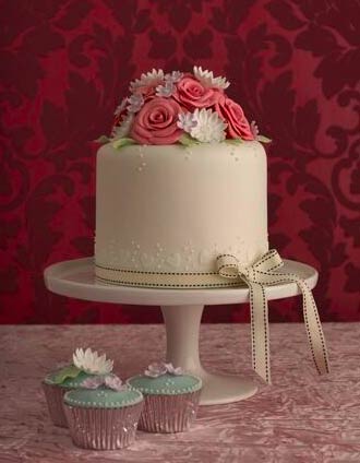 'Rose Daisy' Wedding Cake